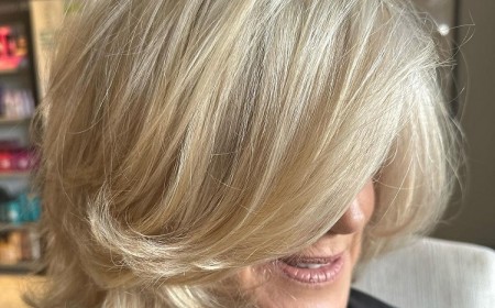 coupe courte femme 60 ans carré flou wob coiffure hiver 2023 qui rajeunit