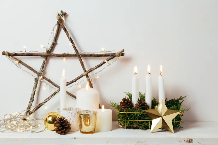 décoration de noël en bois grande étoile en brindilles guirlande lumineuse