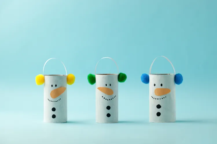 fabriquer bonhomme de neige rouleau papier toilette vide enfants maternelle