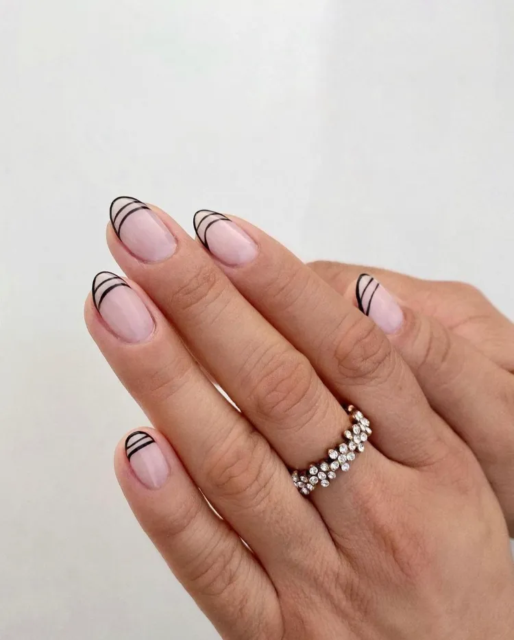 manucure graphique minimaliste tendance nail art ongles janvier 2024