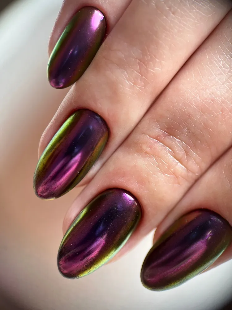 manucure métallique ultra violet effet métal tendance chrome nails