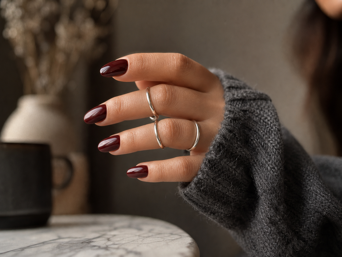 nail art rouge bordeaux hiver 2023 ongles en amande