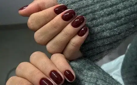 nail art tendance chic ongles courts en bordeaux