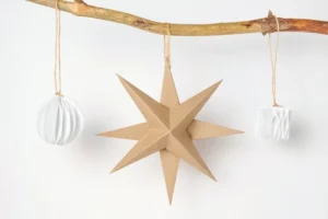 Étoile en carton à faire soi même idées pour une déco en 3d ou simple à la scandinave