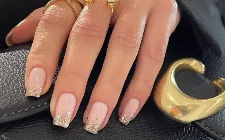 french manucure pour nouvel an nail art or paillettes ongles carrés