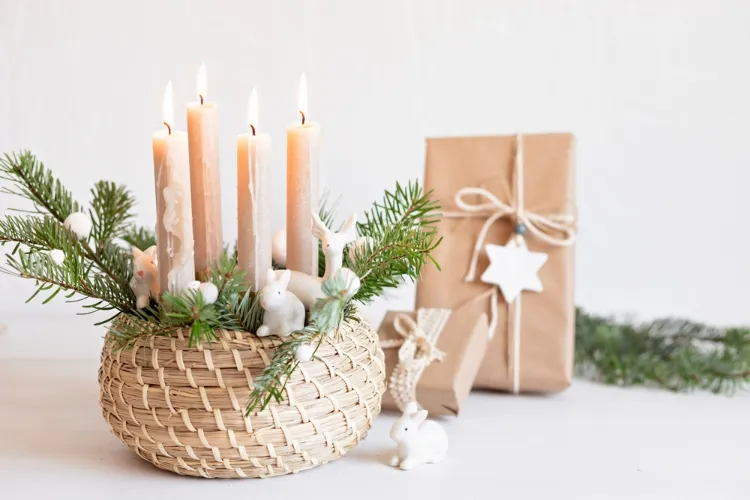 calendrier avent décoration avec branche de sapin bougies idées élégantes style nordique