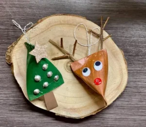 comment bricoler une déco de noël avec des rouleaux vides bricoler têtes rennes elfes agrafer coller peindre