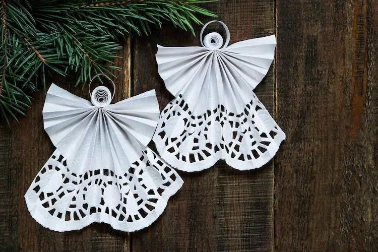 comment faire un ange en papier dentelle facile et rapide pour noel décoration diy enfants