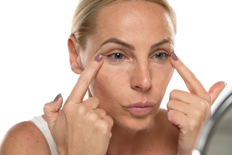 comment se faire maquillage rajeunissant femme 50 ans 40 ans astuces pratiques routine beauté
