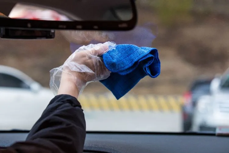 d’où vient la condensation dans la voiture impératif enlever buée dangereux nulle visibilité détracteurs attention