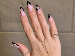 nail art abstrait manucure française revisitée noir