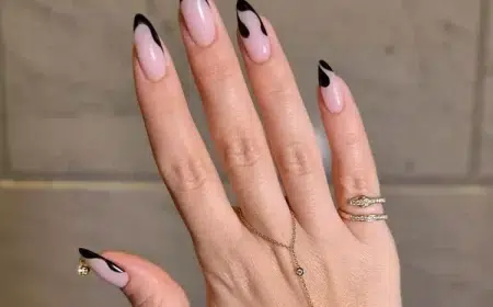nail art abstrait manucure française revisitée noir