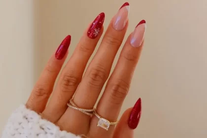 ongle rouge et paillettes noël chic idées manucure nail art vivianmariewong instagram
