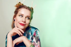 coiffure avec baguette chinoise video chignon boucles tendance