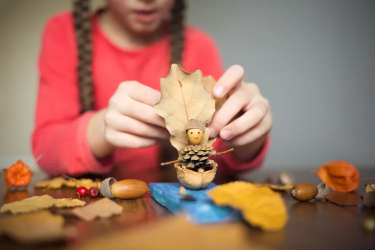 bricolage avec des coquilles de noix loisirs créatifs activités manuelles enfants vacances