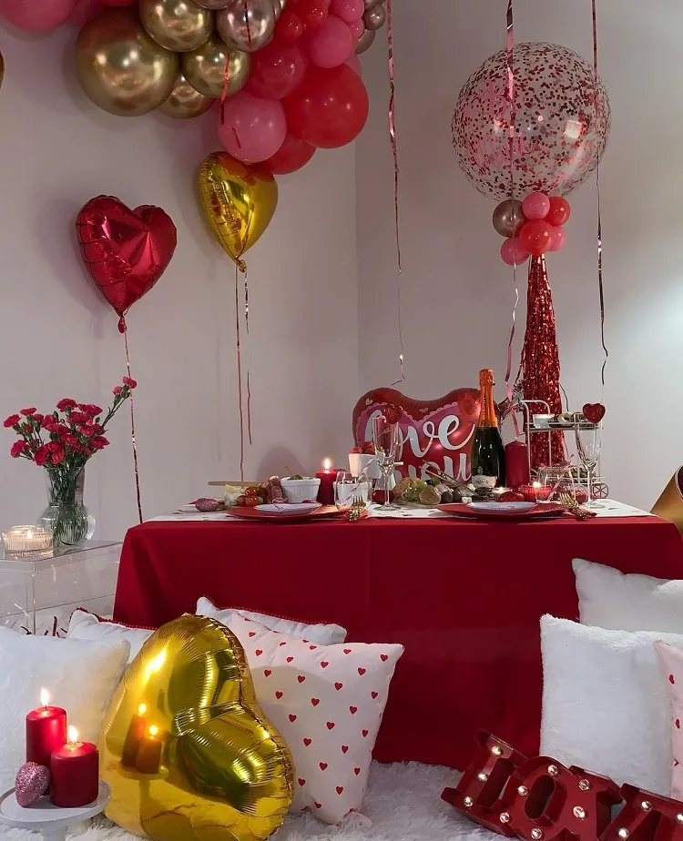 idée décoration romantique rouge saint valentin 2024 a faire soi meme fleurs ballons