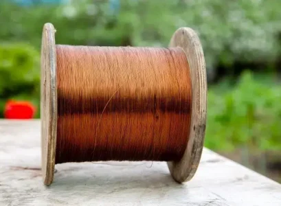 mettre du cuivre dans le jardin