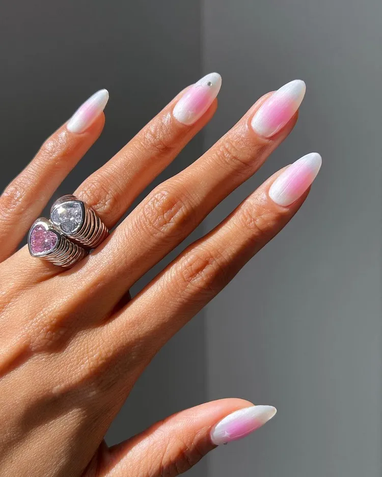 blush aura syrop nails tendance nail art déco ongles printemps été 2024
