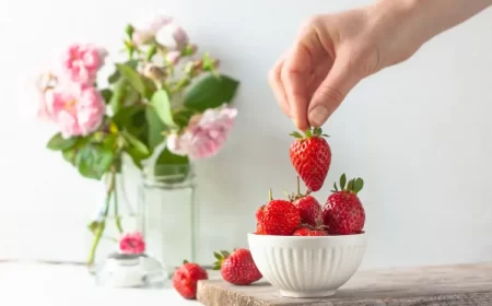 comment choisir les meilleures fraises sur le marché astuces gouteuses caterina trimarchi shutterstock
