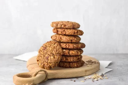 cookie à l'avoine healthy sans sucre sans beurre sans farine au chocolat raisins pommes olepeshkina shutterstock