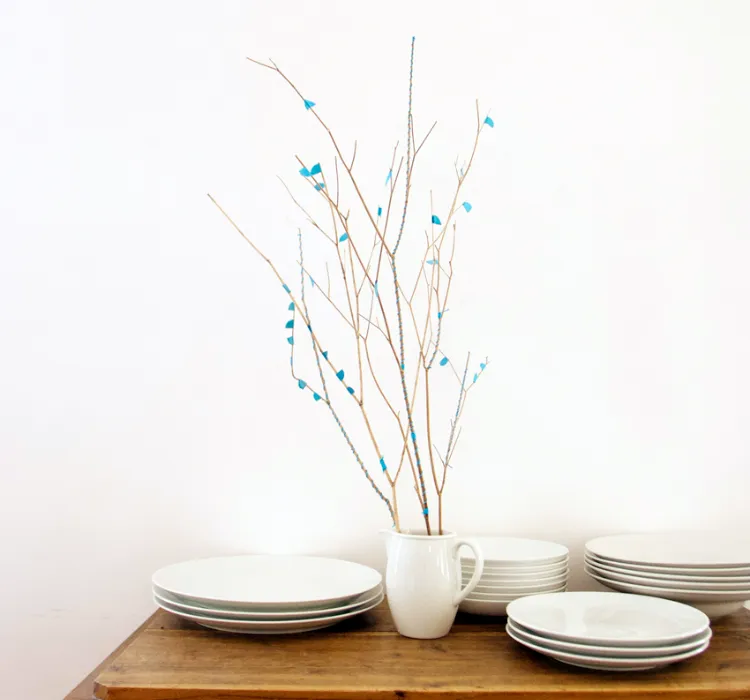décoration avec des branches d'arbres bouquet minimaliste