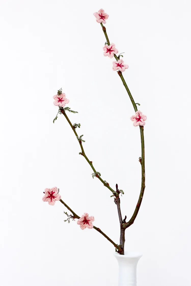 décoration avec des branches d'arbres bouquet sakura fleurs cerisier