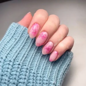 manucure watercolor tendance sur ongles en amande