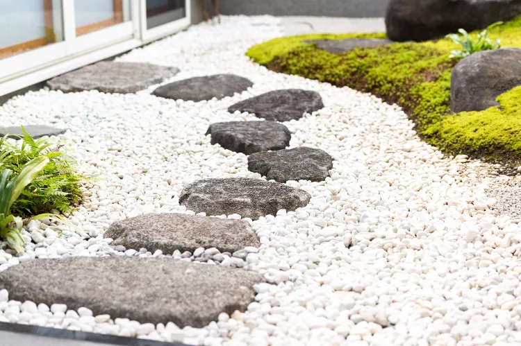 pas japonais associer décoration de jardin avec des pierres