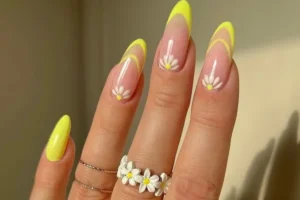 art nail moderne idées manucure chic été 2024 jaune artdecom instagram