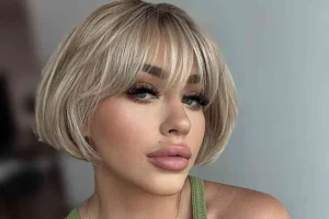 carré court 2024 avec frange blond tendance latesthair instagram
