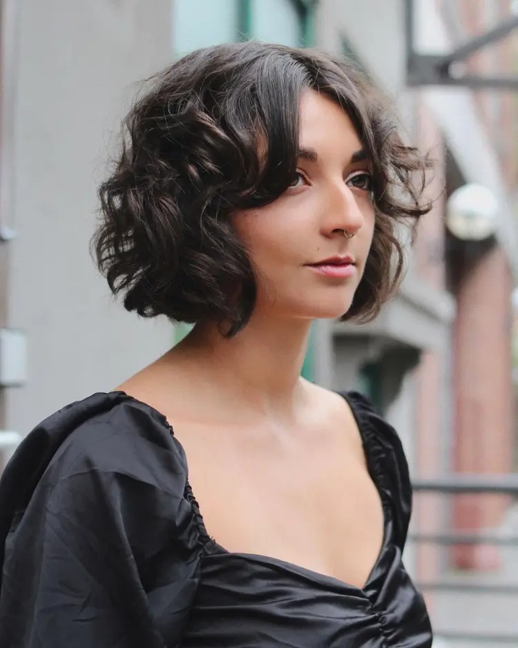 coupe de cheveux parisienne bouclé carré frange rideau christianawesome instagram
