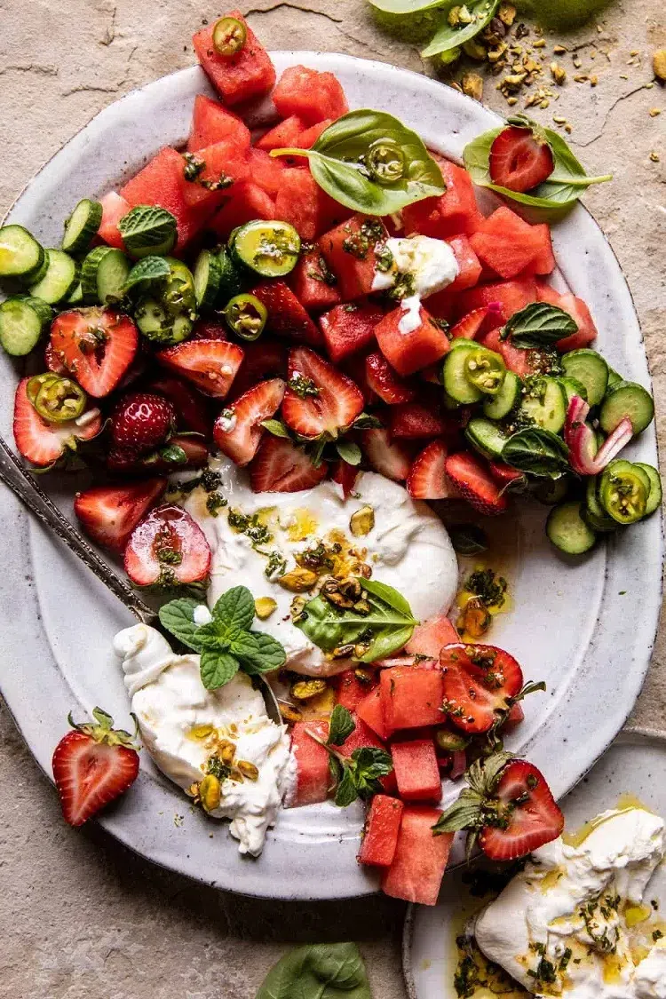 recette salade de fraises basilic tomates cerise concombre pasteque buratta