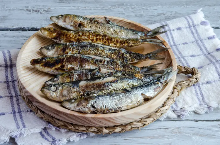 recette sardines grillées à la grecque plat principal poisson idée plat été dulce rubia shutterstock