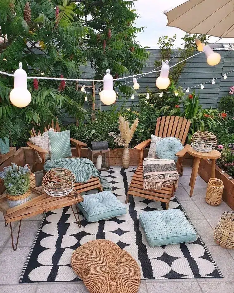 patio végétalisé dans les règles de la déco bohème