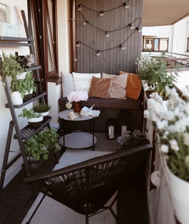 idée déco et aménagement potager vertical sur un balcon urbain