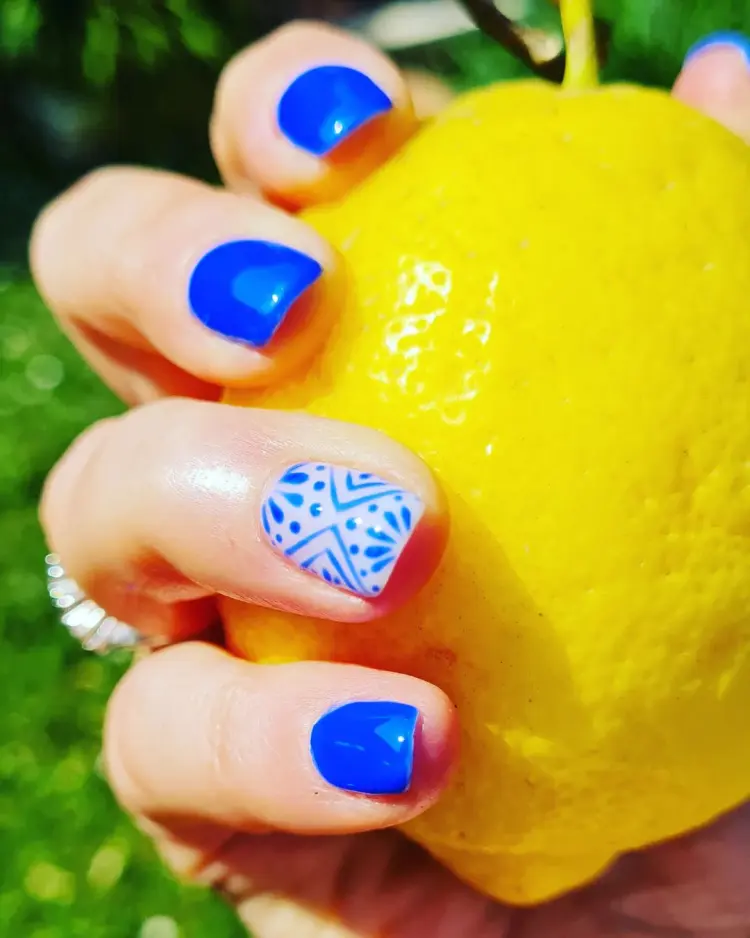 idée déco ongles tendance pour l'été 2024 tamarapizzetti instagram