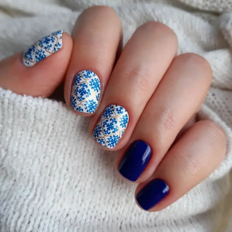 idée pour un nail art été en blanc et bleu owdia nails instagram