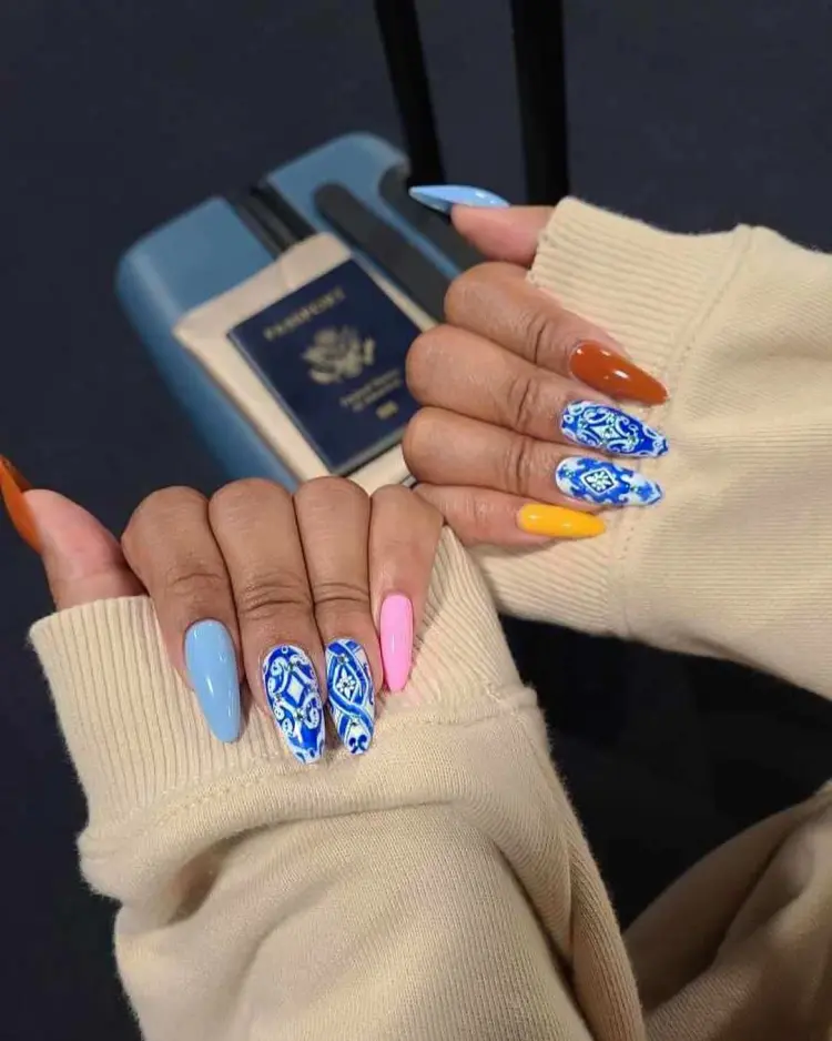 idée pour un nail art intéressant et coloré 