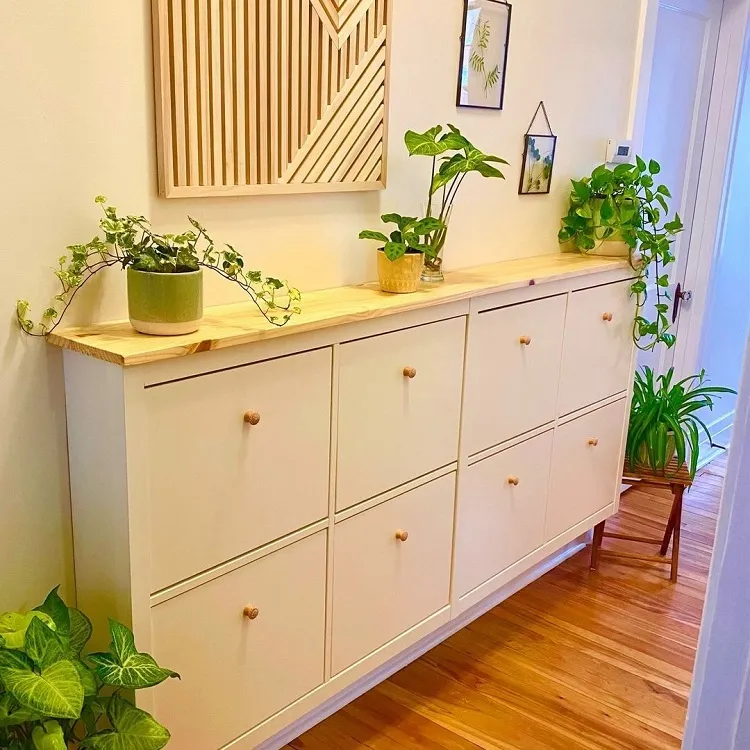 ikea hacking avec une armoire à chaussure hemnes pour décorer petit couloir long