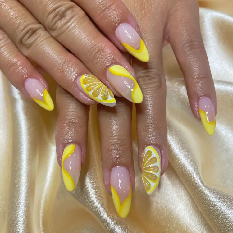 jelly nails agrumes en jaune pour l'été nailsbykirstenchanel instagram