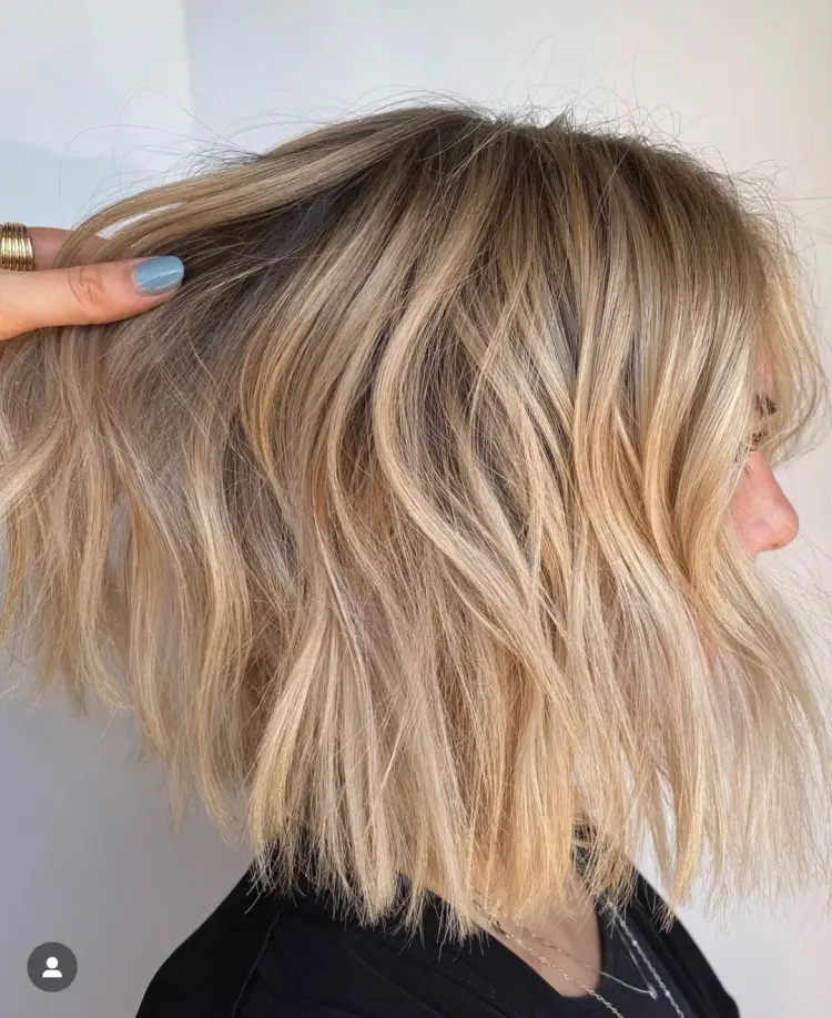 quel balayage blond pour un carré court cet été 2024 balayage.blonde instagram