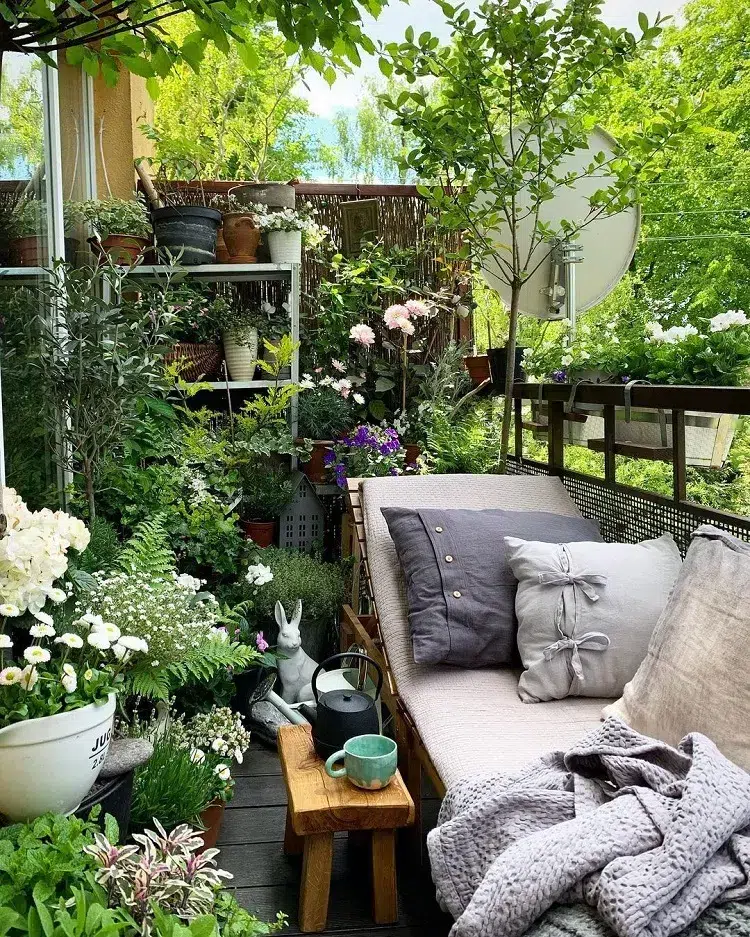 quelles plantes pour créer un jardin sur un balcon terasse en ville