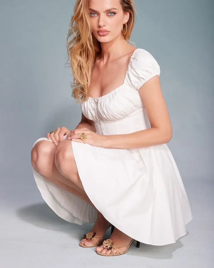 robe à manche bouffante blanche pour l'été 2024 houseofcb instagram