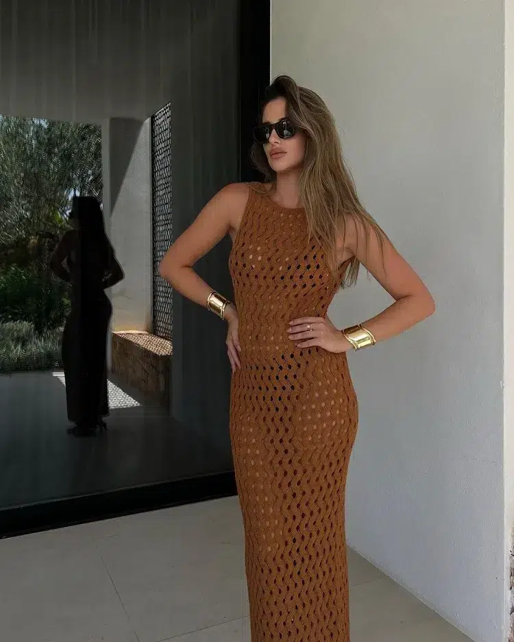 robe longue en crochet pour avori du style pendant vos vacances cet été 2024