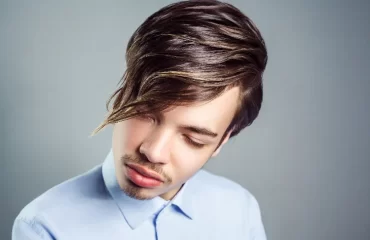 coupe homme avec frange longue