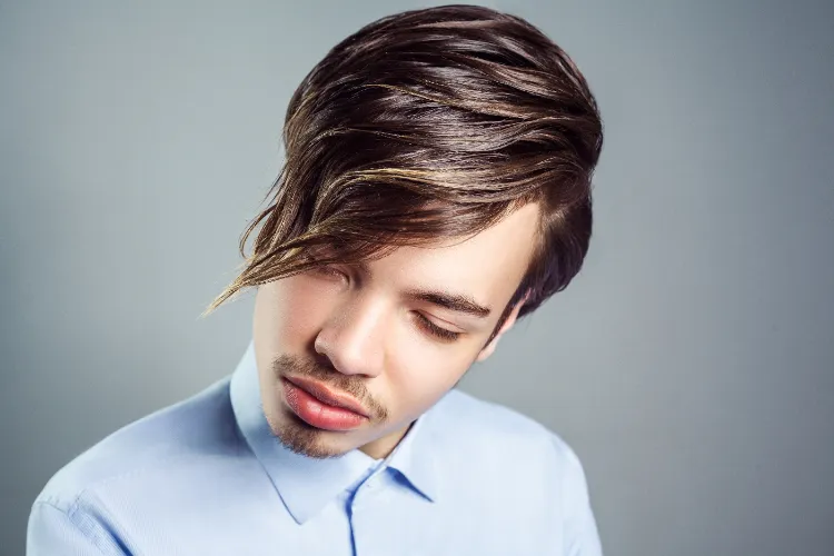 coupe homme avec frange longue