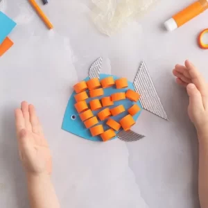 fabriquer un poisson avec enfants à la maison bricolage d'été facile