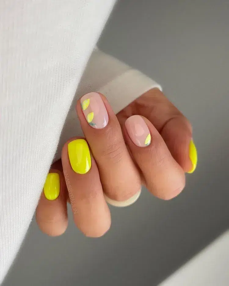 déco ongles avec des citrons de couleur jaune néon