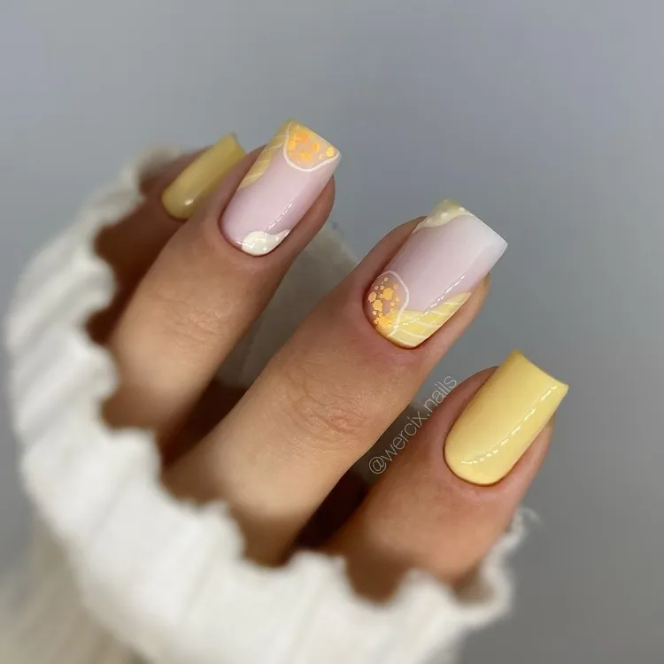 déco ongles en blanc et jaune pastel