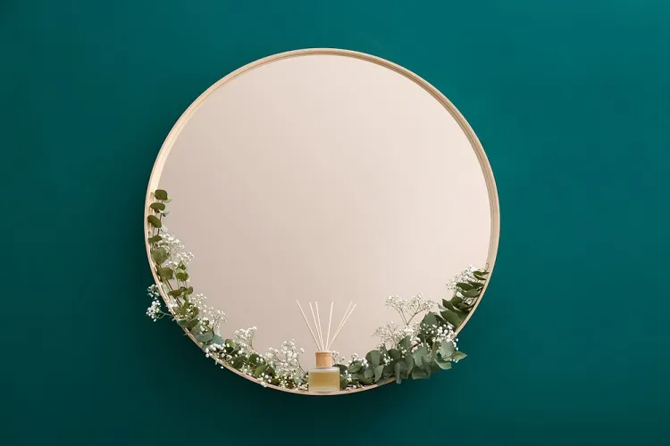 miroir décoré avec des plantes de style minimalistique